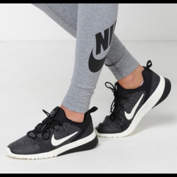 nike ck racer women's